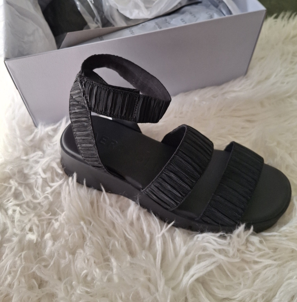 AEROSOLES FIONA Black Platform Sandals With Ankle Strap